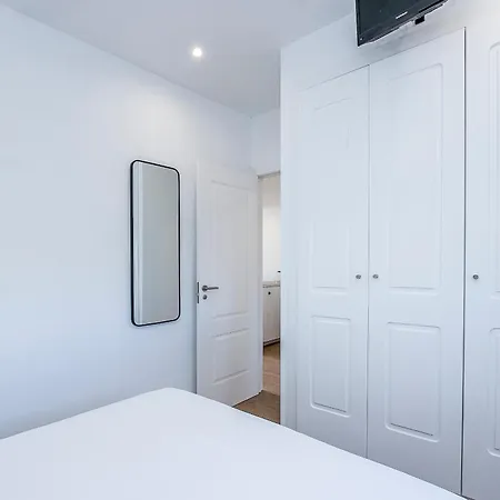Lea Modern Attic Escape With Peaceful Terrace Апартаменты