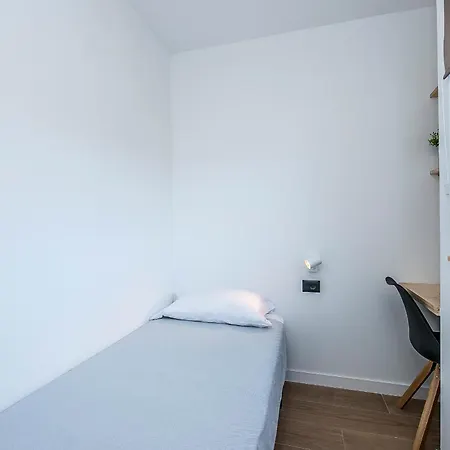 Апартаменты Lea Modern Attic Escape With Peaceful Terrace