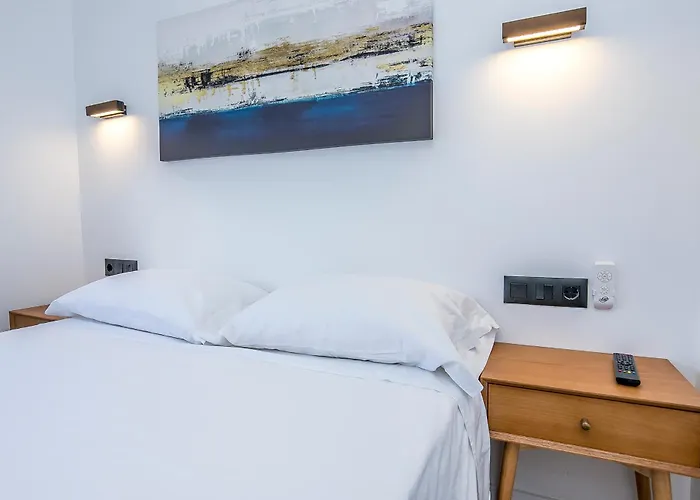 公寓 Lea Modern Attic Escape With Peaceful Terrace