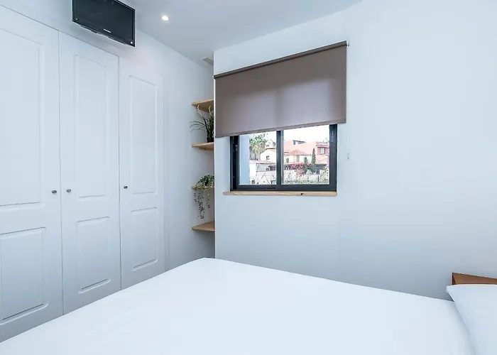 公寓 Lea Modern Attic Escape With Peaceful Terrace