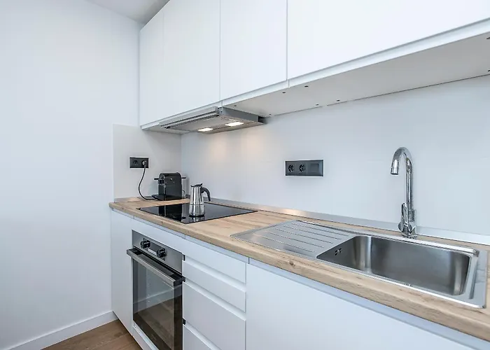 Lea Modern Attic Escape With Peaceful Terrace 公寓 *